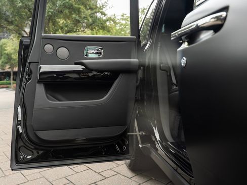 Certified 2023 Rolls-Royce Cullinan AWD/4WD image 19