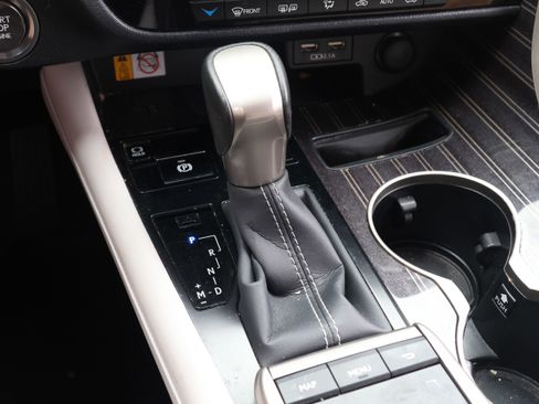 Certified 2022 Lexus RX 350L Luxury image 28