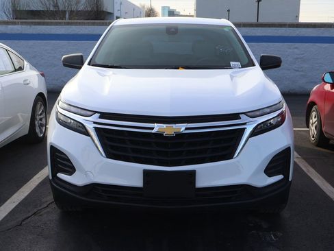 Certified 2024 Chevrolet Equinox LS w/ Driver Confidence II Package image 2