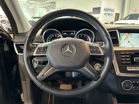 Used 2014 Mercedes-Benz ML 350 4MATIC w/ Premium 1 Package image 12