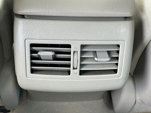 Used 2011 Toyota Camry XLE FWD image 13