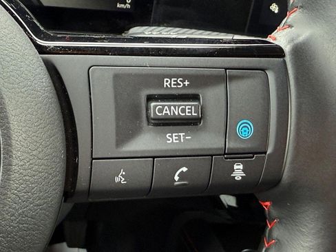 Used 2025 Nissan Kicks SR image 13