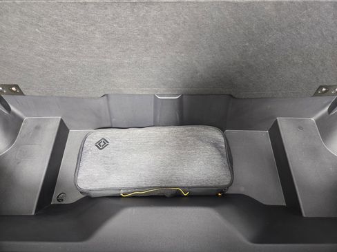 Used 2022 Rivian R1S Launch Edition image 14