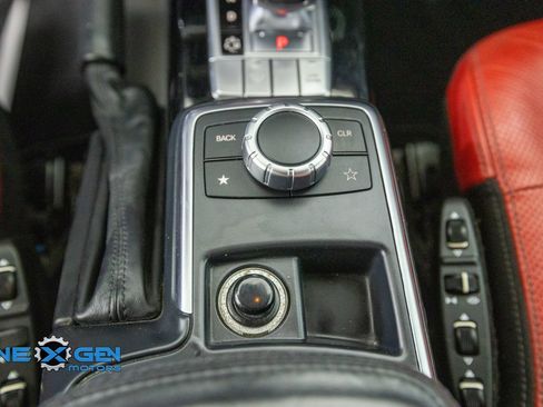 Used 2013 Mercedes-Benz G 63 AMG 4MATIC image 28