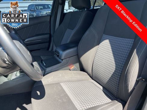 Used 2023 Dodge Charger SXT w/ Blacktop Package image 11