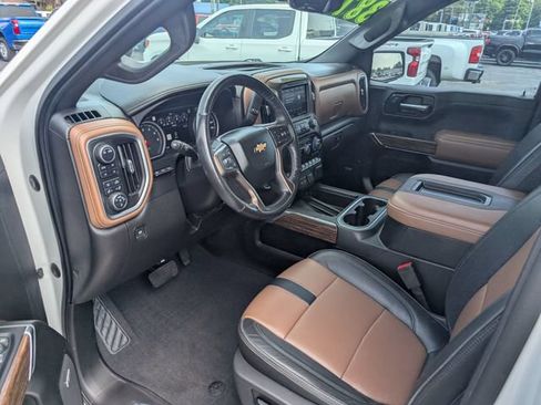Used 2022 Chevrolet Silverado 1500 High Country w/ Technology Package AWD/4WD image 14