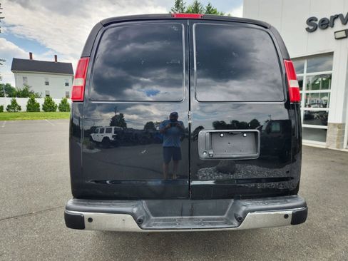 Used 2018 Chevrolet Express 2500 w/ Driver Convenience Package RWD image 13