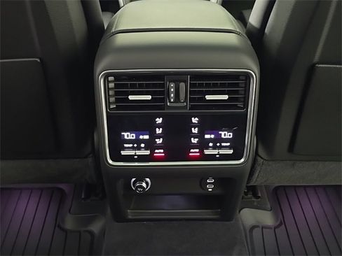Certified 2022 Porsche Cayenne image 26
