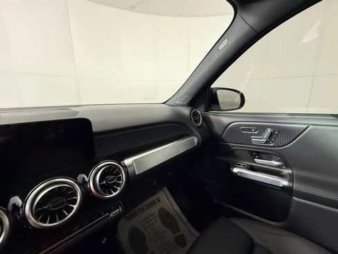Used 2024 Mercedes-Benz EQB 250+ image 20