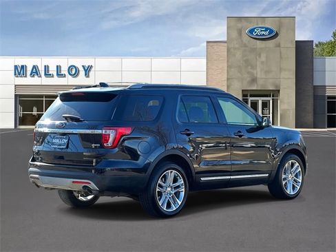 Used 2017 Ford Explorer XLT w/ Equipment Group 202A image 2