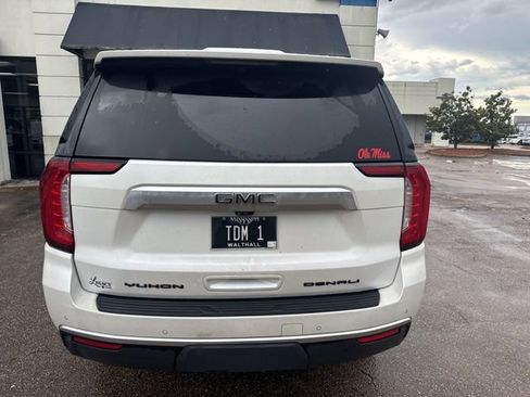 Used 2024 GMC Yukon Denali w/ Denali Reserve Package RWD image 10