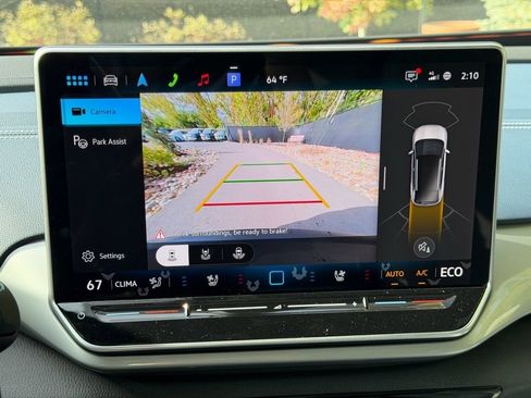 New 2025 Volkswagen ID.4 Pro S image 32