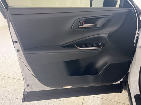 Used 2025 Toyota Crown XLE image 19