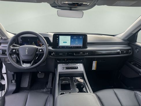 New 2026 Lincoln Aviator AWD image 12