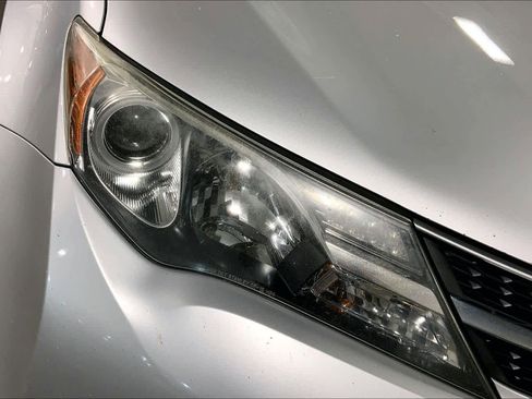 Used 2015 Toyota RAV4 Limited AWD/4WD image 28