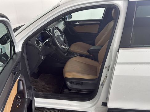 Used 2022 Volkswagen Tiguan SE image 11