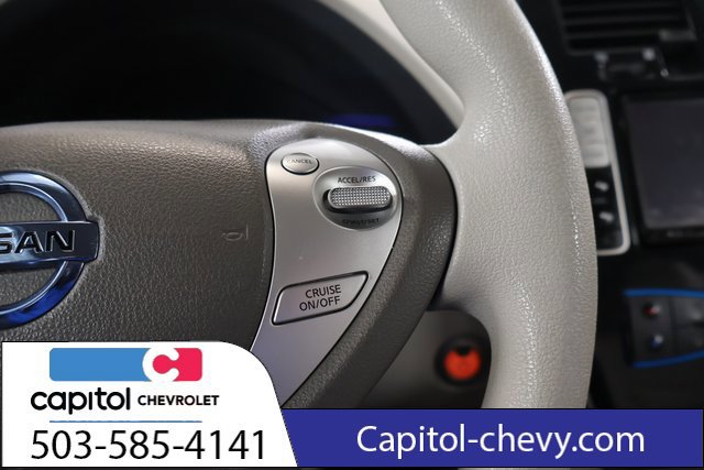 Used 2011 Nissan Leaf FWD image 18