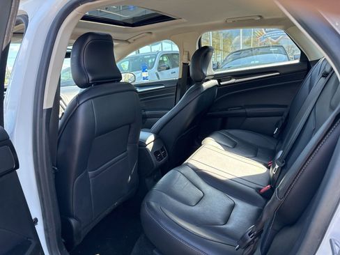Used 2019 Ford Fusion Titanium image 5