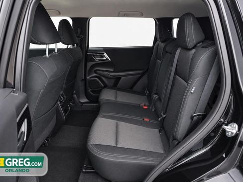 Used 2024 Mitsubishi Outlander ES FWD image 11