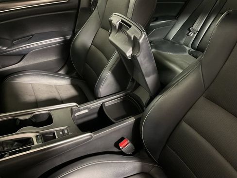 Used 2018 Honda Accord Sport image 28