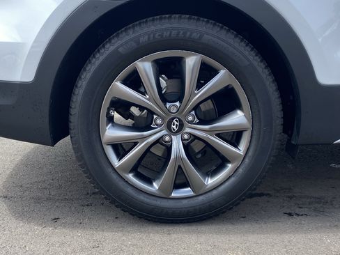 Used 2017 Hyundai Santa Fe Sport w/ 2.0T Ultimate Tech Package 05 FWD image 9