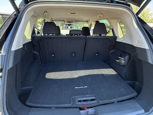 Used 2025 Nissan Rogue SV AWD/4WD image 13