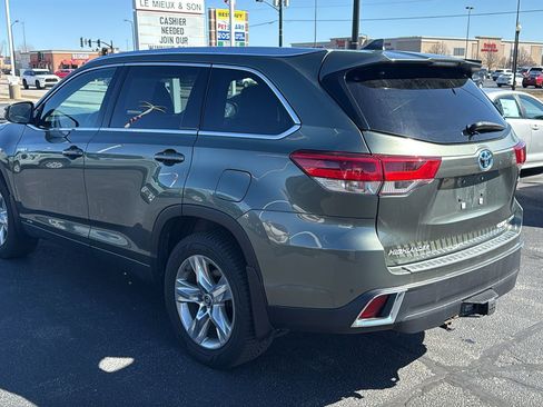 Used 2019 Toyota Highlander Limited image 6