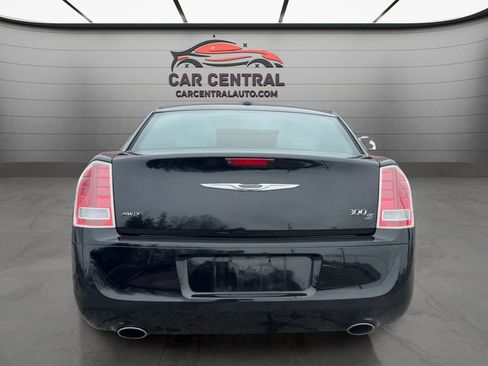 Used 2014 Chrysler 300 S AWD/4WD image 4