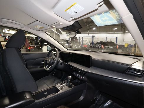 Used 2025 Nissan Kicks SV image 26