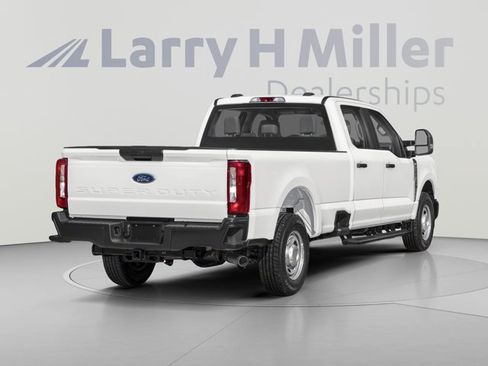 Certified 2023 Ford F250 XL w/ STX Appearance Package AWD/4WD image 2