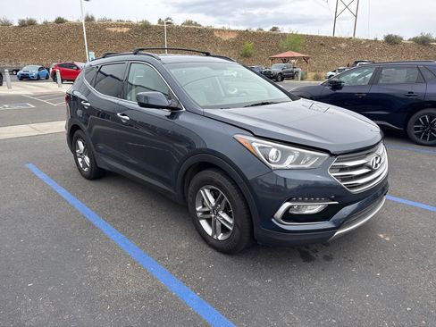 Used 2017 Hyundai Santa Fe Sport image 4