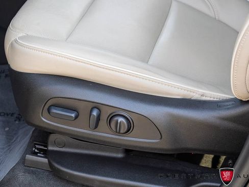 Used 2023 Chevrolet Traverse Premier AWD/4WD image 26