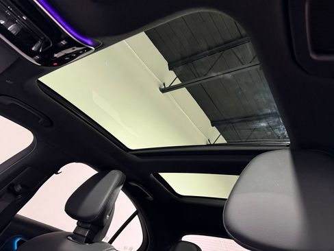 Used 2024 Mercedes-Benz C 300 Sedan image 5