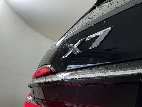 Certified 2025 BMW X7 xDrive40i AWD/4WD image 37