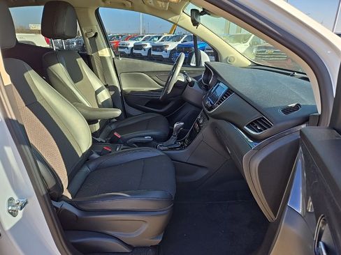 Used 2022 Buick Encore Preferred w/ Safety Package II image 21