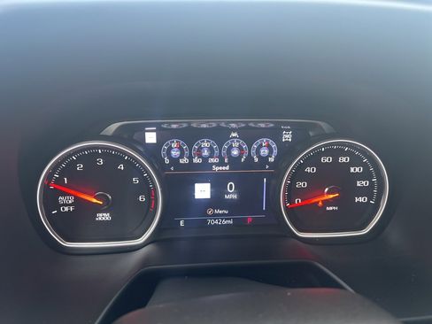 Used 2021 Chevrolet Suburban Premier image 17