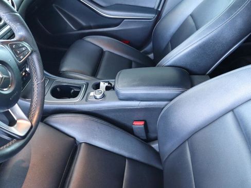 Used 2018 Mercedes-Benz CLA 250 4MATIC image 17