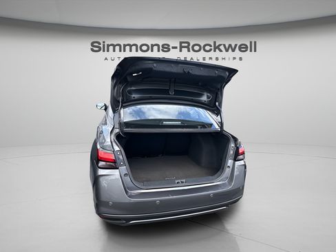 Used 2025 Nissan Versa SV FWD image 21