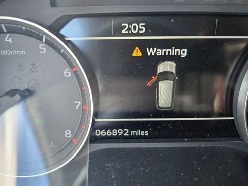 Used 2024 Mitsubishi Outlander SE FWD image 1