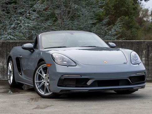 Certified 2024 Porsche 718 Boxster image 6