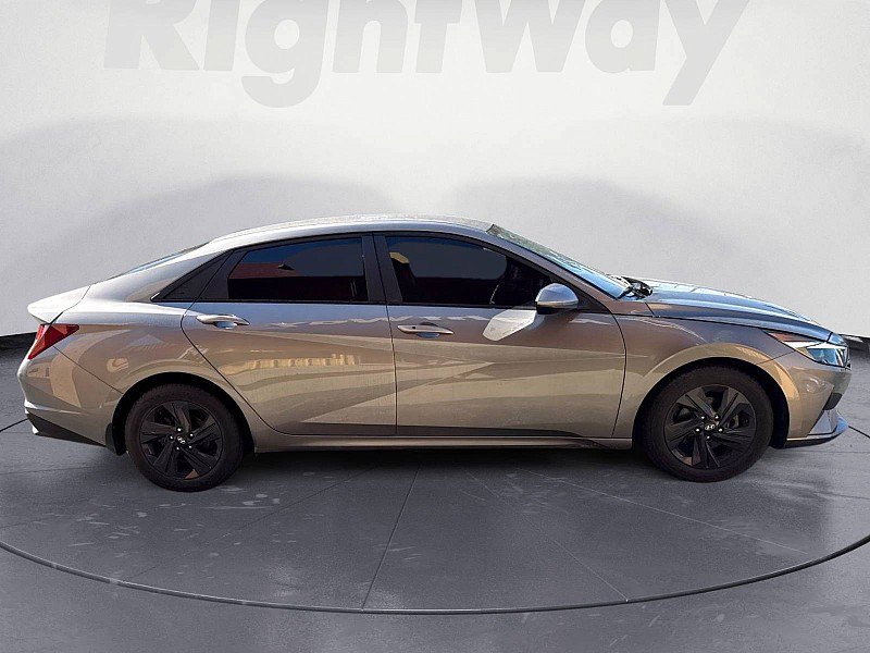 Used 2023 Hyundai Elantra SEL FWD image 6