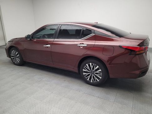 Used 2023 Nissan Altima 2.5 SV w/ SV Premium Package image 3