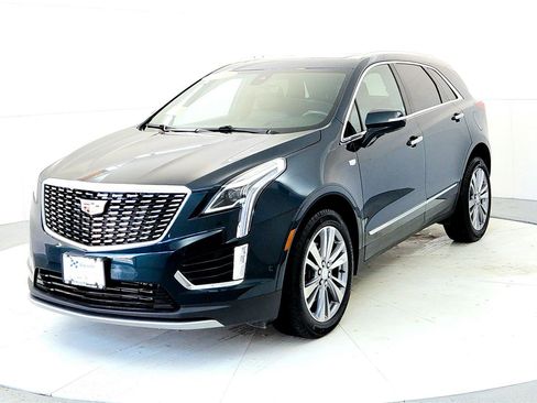 Used 2024 Cadillac XT5 Premium Luxury w/ Technology Package image 2
