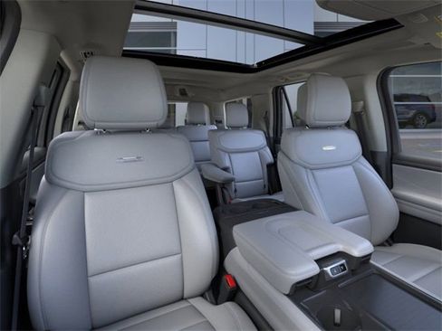 New 2026 Ford Expedition Platinum w/ Driver's Package image 10