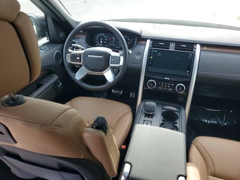Used 2024 Land Rover Discovery Dynamic SE AWD/4WD image 16