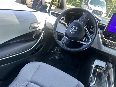 Used 2025 Toyota Corolla SE w/ SE Premium Package FWD image 20