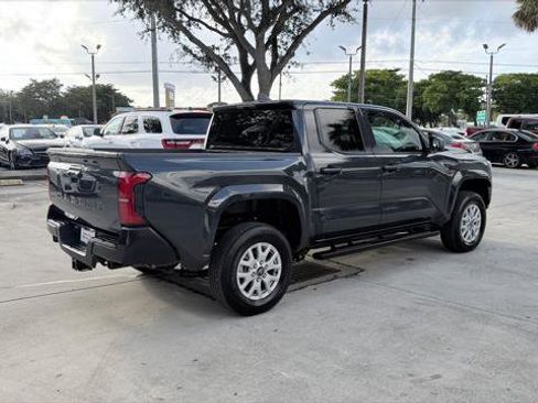 Used 2025 Toyota Tacoma SR image 6