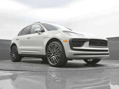 New 2026 Porsche Macan AWD/4WD image 34