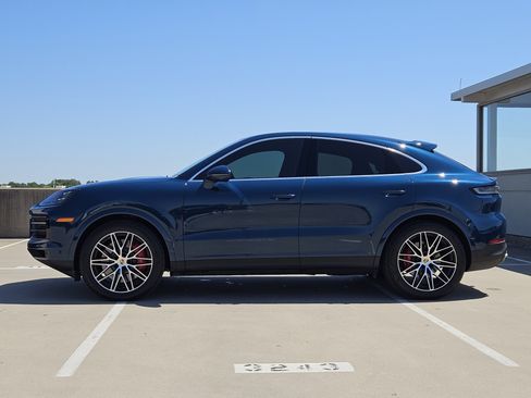 Certified 2024 Porsche Cayenne S AWD/4WD image 2