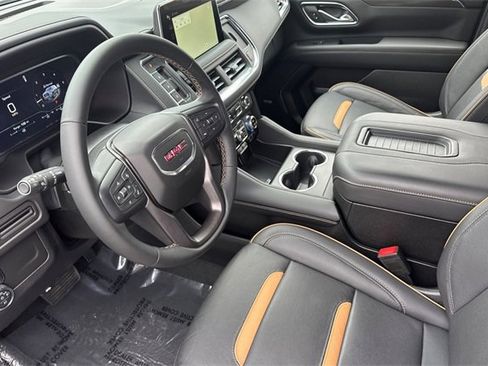 Used 2023 GMC Yukon XL AT4 image 10